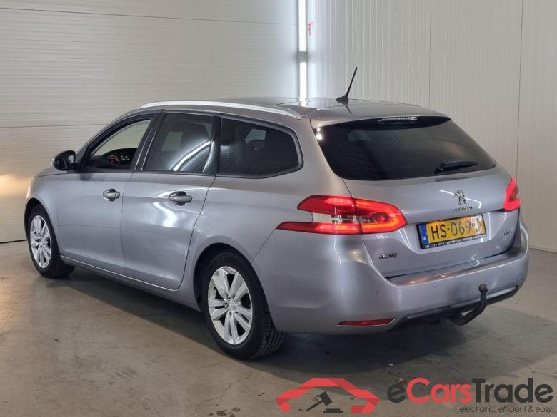 PEUGEOT 308 SW 1.2 PureTech Blue Lease Executive #3