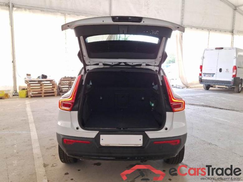 Volvo 223 VOLVO XC40 / 2017 / 5P / SUV T5 PLUG-IN HYBRID AUTO RECHARGE R-DESIGN #5