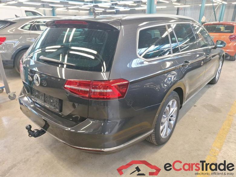VOLKSWAGEN PASSAT VARIANT DIESEL - 2015 1.6 TDi Highline Business DSG (EU6.2) STOCK #2
