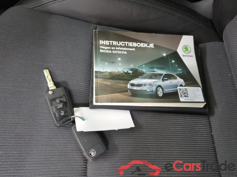 SKODA Octavia Combi 110 kW #6