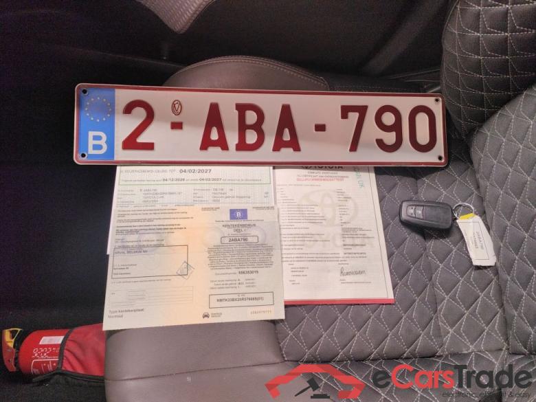 Toyota C-HR 1.8 VVT i-Hybrid C-Hic Bi-Tone E-CVT 5d #4
