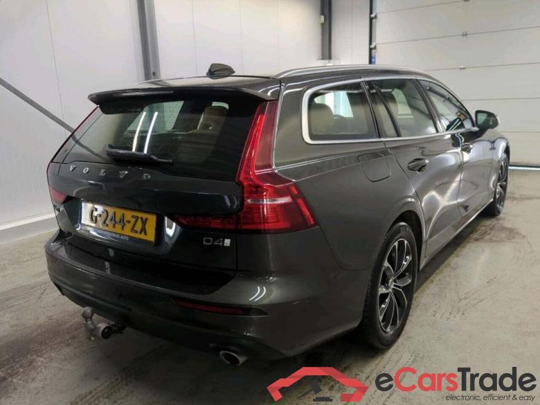 VOLVO V60 2.0 D4 MomentPro #2