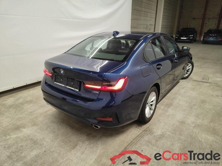 BMW 3 Reeks Berline 318dA (100 kW) 4d #5