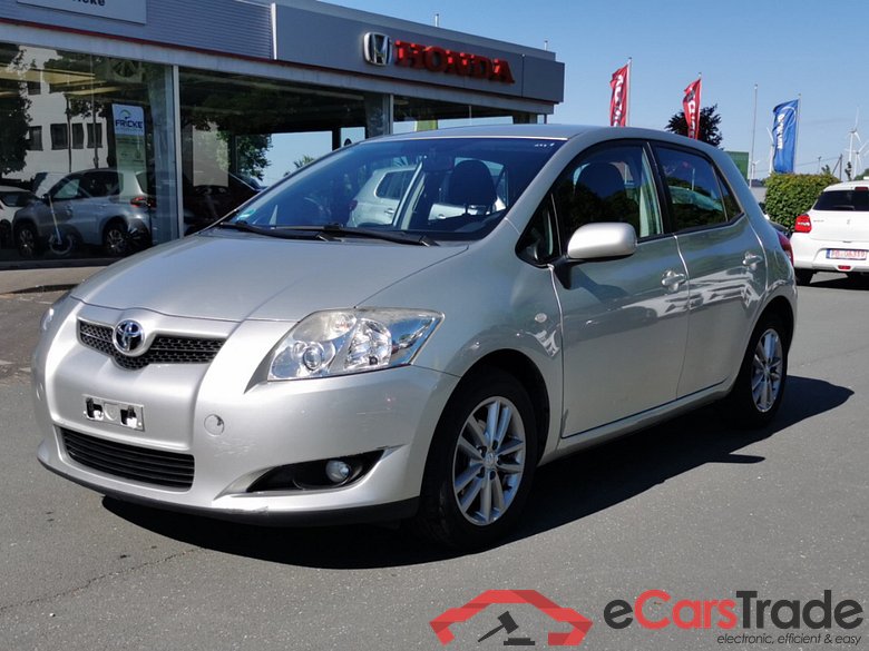 Toyota Life Auris #1