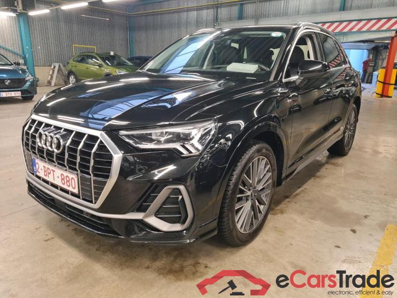 AUDI Q3 1.4 45 TFSI E S TRONIC S LINE #1