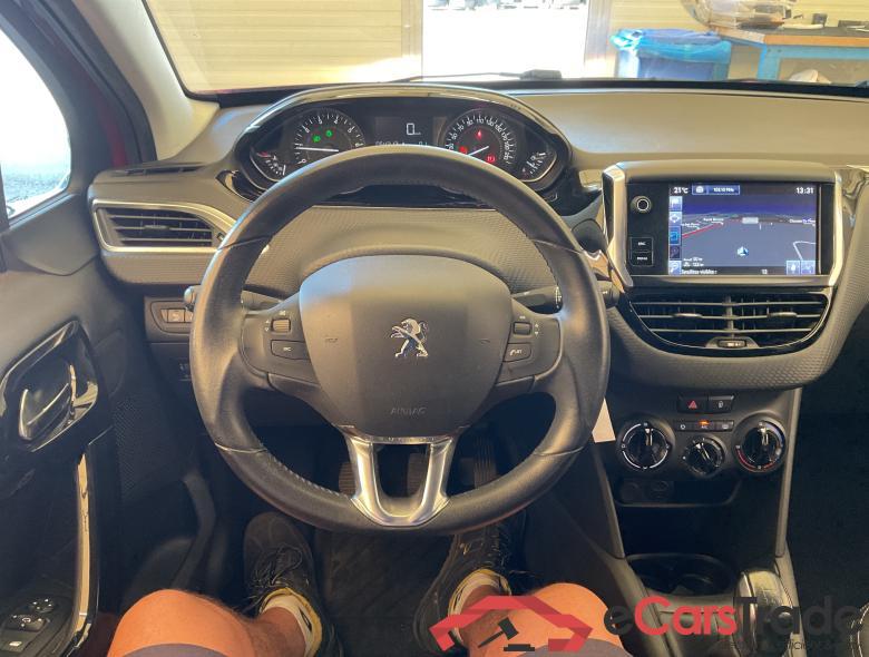 Peugeot 208 1.2 PureTech Style Navi Klima PDC ... #5