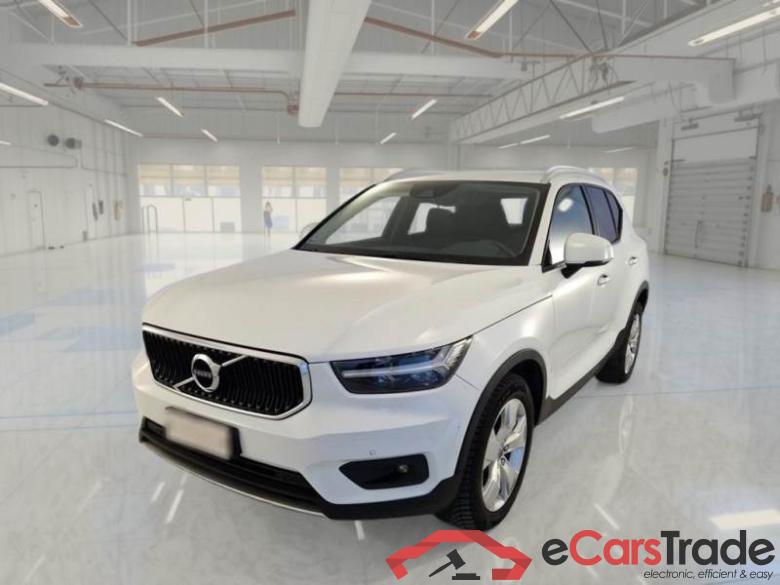 Volvo 216 VOLVO XC40 / 2017 / 5P / SUV D3 AUTOMATICO MOMENTUM PRO #1