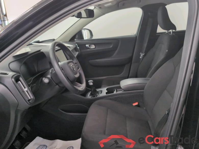 VOLVO XC40 1.5 T2 MOMENTUM CORE #5