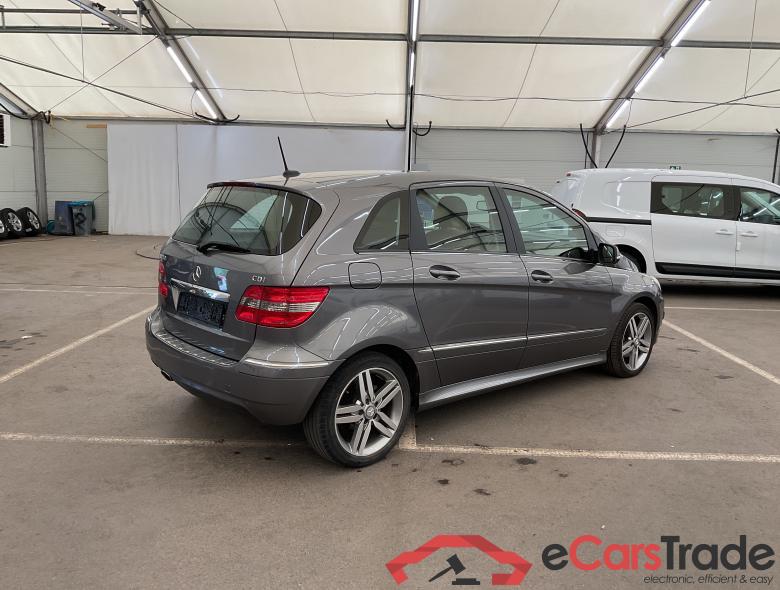 MERCEDES-BENZ B 180 CDI Essential #2