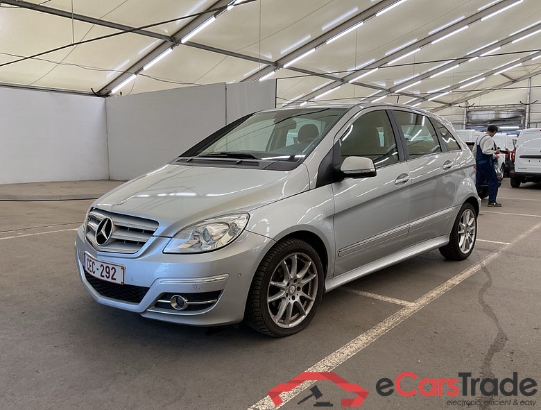 MERCEDES-BENZ B 180 CDI Essential