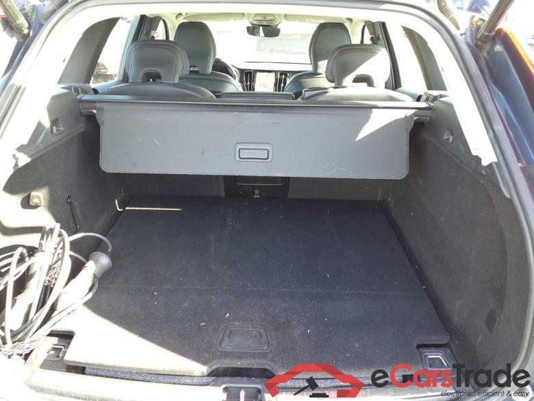 VOLVO XC60 T6 AWD Ultimate Chrome #2