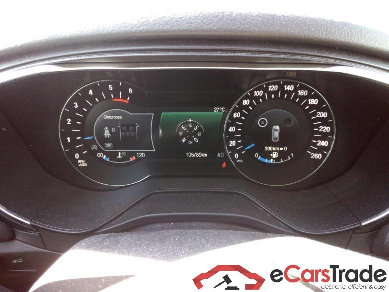 Ford 2.0 TDCi 110kW (150CV) Titanium 235 FORD Mondeo / 2014 / 5P / berlina con portón 2.0 TDCi 110kW (150CV) Titanium 235 #4