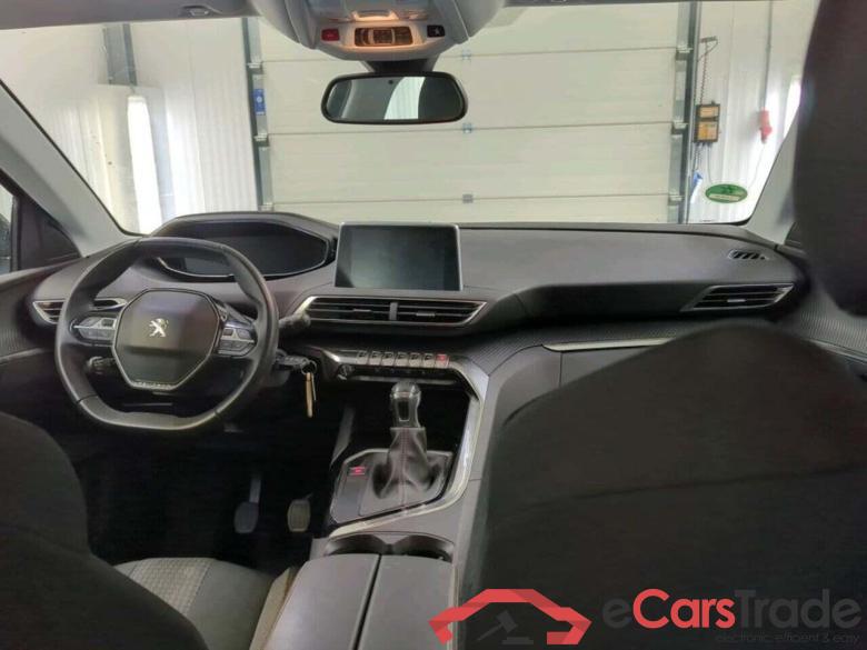PEUGEOT 5008 1.2 PT BL. Executive #3