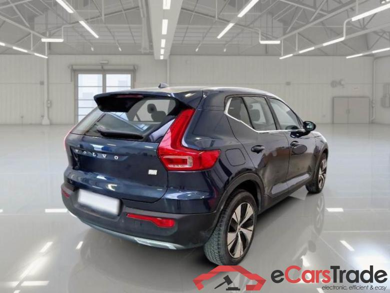 Volvo 228 VOLVO XC40 / 2017 / 5P / SUV T5 PLUG-IN HYBRID AUTO RECH INSCRIP EXPR #2
