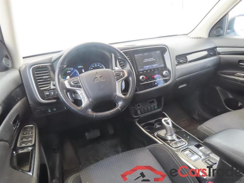 MITSUBISHI OUTLANDER 2.4 PHEV Pure #3