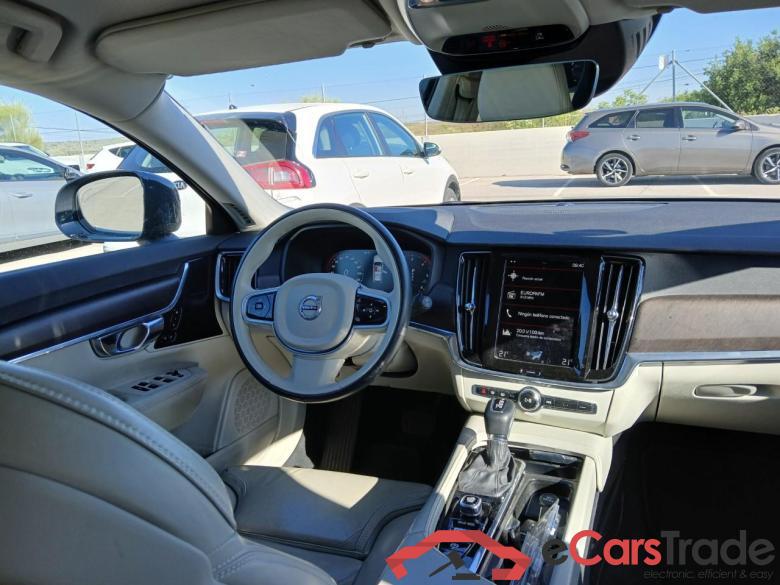 Volvo 2.0 D5 AWD Pro Auto V90 Cross Country Pro AWD 2.0 D5 235CV AT8 E6dT #3