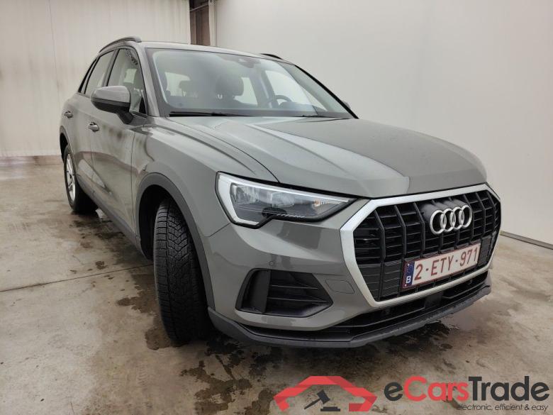 Audi Q3 35 TFSI S tronic Bus. Ed. Attraction 5d #2