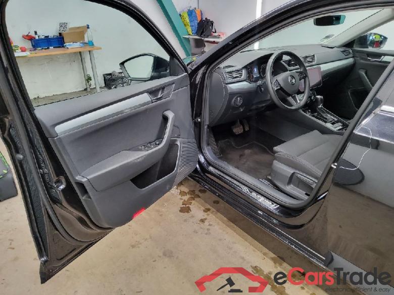 Skoda Superb Wagon ´15 Superb Combi Ambition 2.0 TDI 110KW AT7 E6dT #4