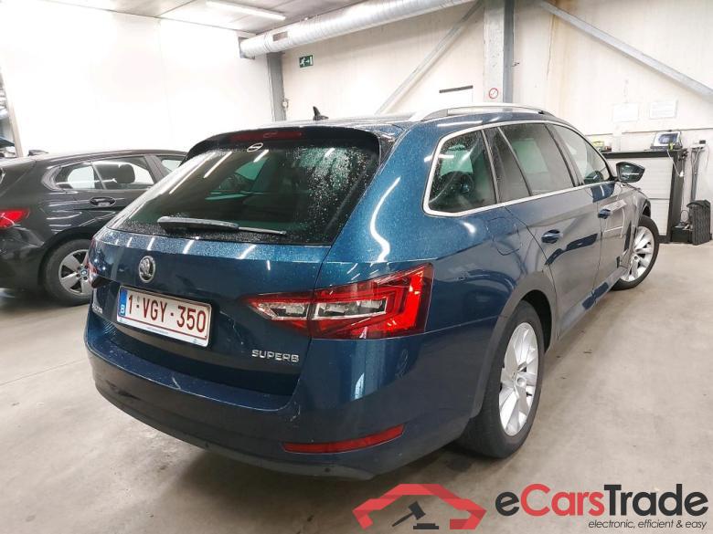 SKODA - SKO SUPERB COMBI CRTDI 120PK DSG7 Style Pack Premium II & GPS & Comfort & Safety & Towing Hook #2