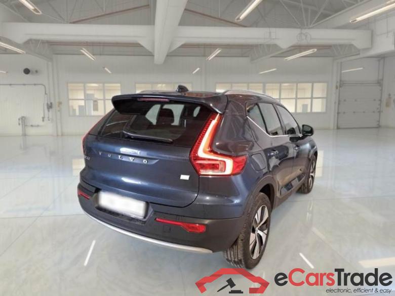 Volvo 235 VOLVO XC40 / 2017 / 5P / SUV T4 PLUG-IN HYBRID AUTO RECH INSCRIP EXPR #2