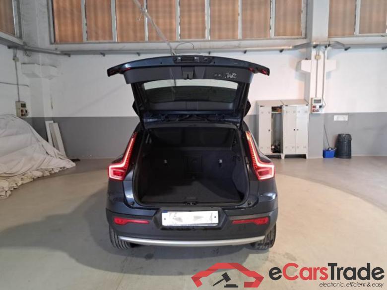 Volvo 235 VOLVO XC40 / 2017 / 5P / SUV T4 PLUG-IN HYBRID AUTO RECH INSCRIP EXPR #5