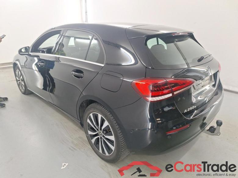 MERCEDES-BENZ A-CLASS 1.3 A 250 E DCT Advantage Mirror Cruise control Parking with rear view camera #3