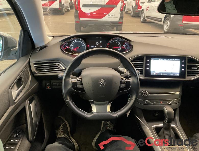 PEUGEOT 308 1.2 PureTech Allure #6