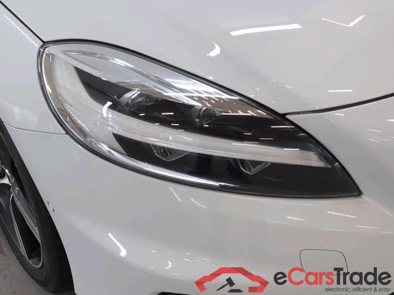 VOLVO V40 110 kW #4