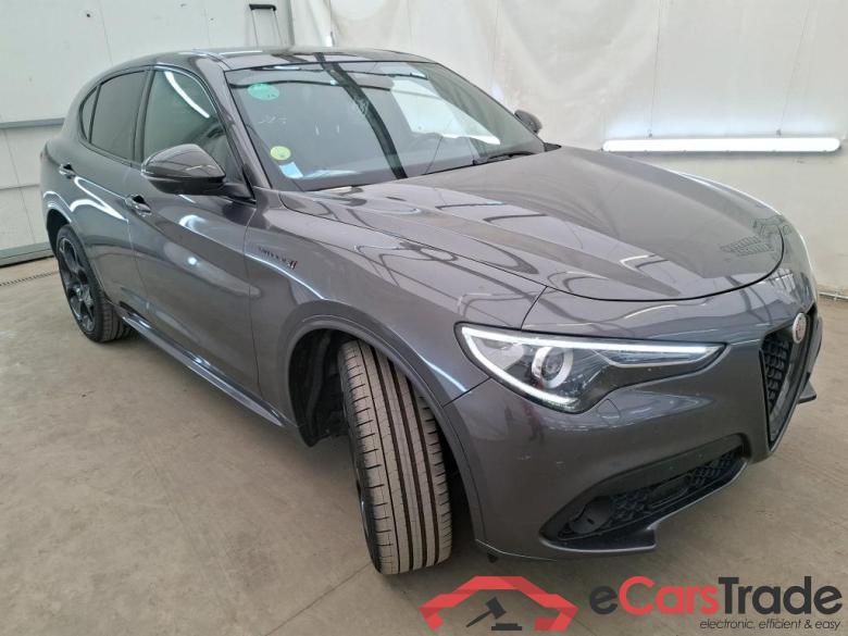 AlfaRomeo 2.2 Diesel 210ch AT8 Q4 Veloce Ti ALFA ROMEO Stelvio / 2017 / 5P / SUV 2.2 Diesel 210ch AT8 Q4 Veloce Ti #4