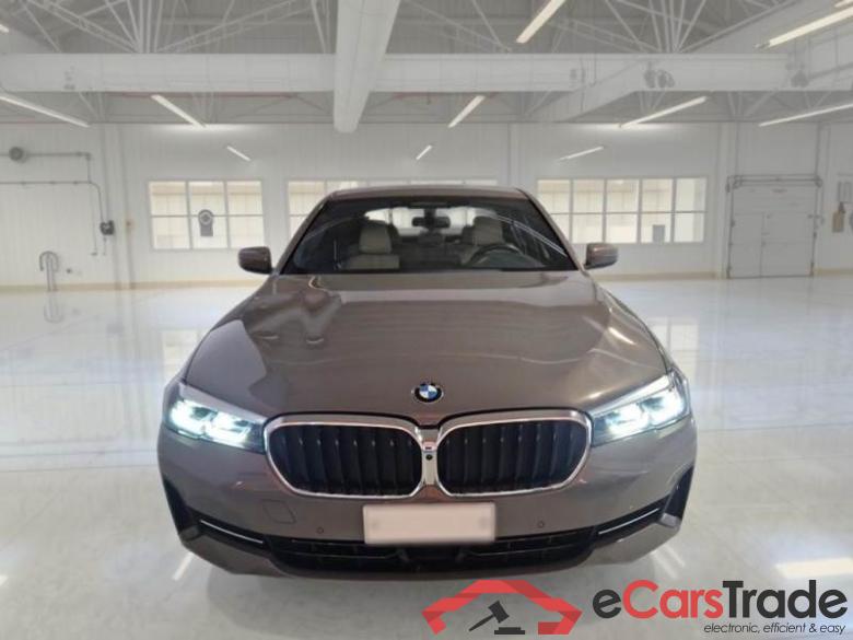 BMW 29 BMW SERIE 5 / 2020 / 4P / BERLINA 530E XDRIVE BUSINESS AUTO #6