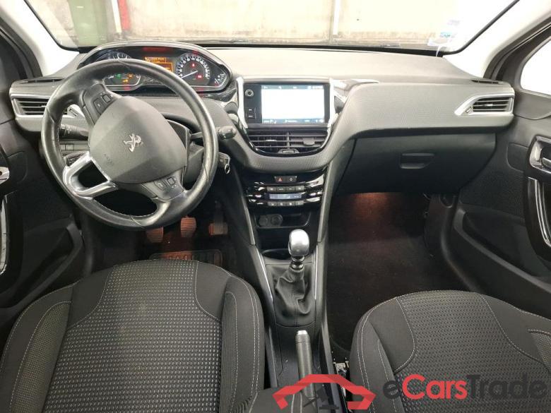 Peugeot  208 Allure Business 1.2 PureTech 110CV BVM6 E6dT #5