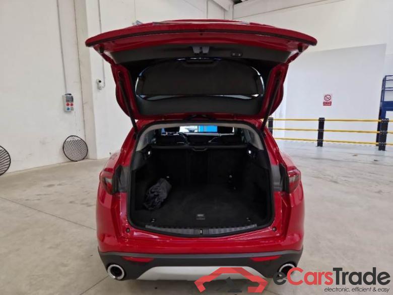 AlfaRomeo 67 ALFA ROMEO STELVIO / 2017 / 5P / SUV 2.2 TURBO DIESEL 160CV STELVIO AT8 RWD #5