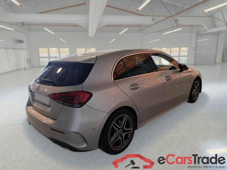 Mercedes 11 MERCEDES-BENZ CLASSE A / 2018 / 5P / BERLINA A 200 AUTOMATIC PREMIUM #2
