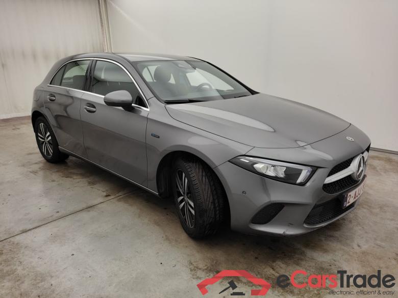Mercedes-Benz A-Klasse A 250 e Business Solution 5d #2