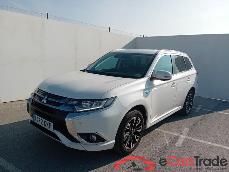 Mitsubishi 2.0 PHEV Kaiteki Auto 4WD MITSUBISHI OUTLANDER 5p 3G todoterreno 2.0 PHEV Kaiteki Auto 4WD #1