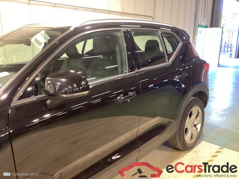 VOLVO XC40 DIESEL 2.0 D3 Momentum Pro Geartronic #3
