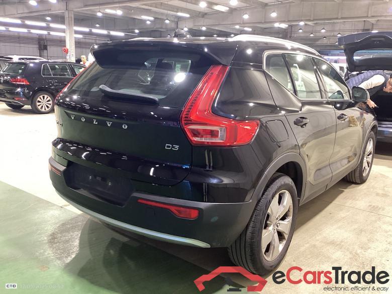 VOLVO XC40 DIESEL 2.0 D3 Momentum Pro Geartronic #4