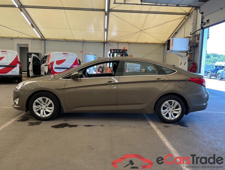 Hyundai i40 1.6 GDI Lounge Navi KeylessGo Klima ... #4