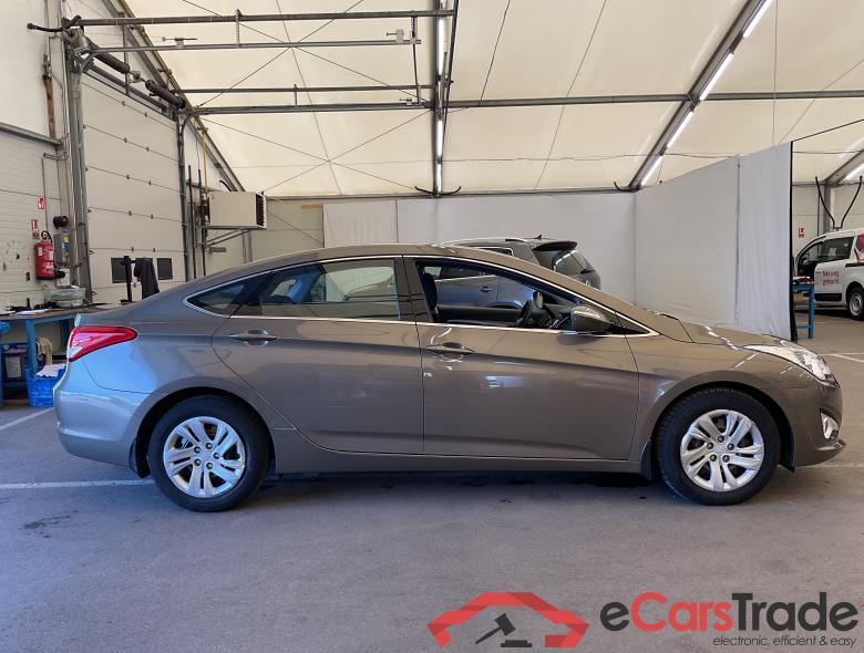 Hyundai i40 1.6 GDI Lounge Navi KeylessGo Klima ... #2