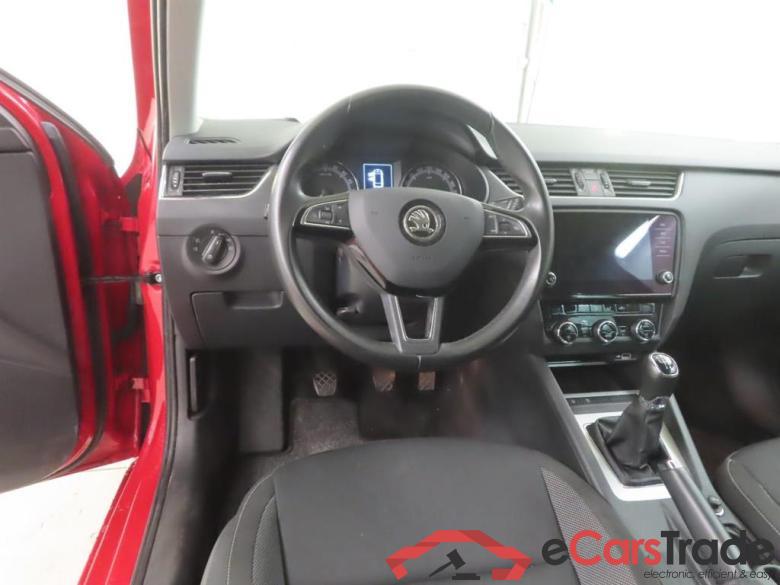 SKODA OCTAVIA COMBI 1.6 TDI Grt Amb Bns #3