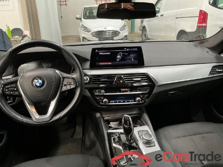 BMW 5-Serie Touring ´16 Baureihe 5 Touring 520 d 2.0 140KW AT8 E6d #3