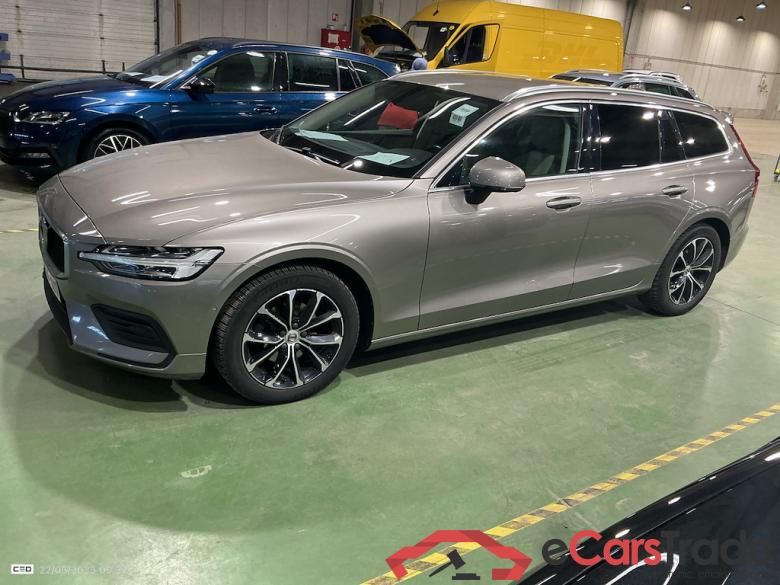 VOLVO V60 DIESEL - 2018 2.0 D3 Momentum (EU6d-TEMP) STOCK #3