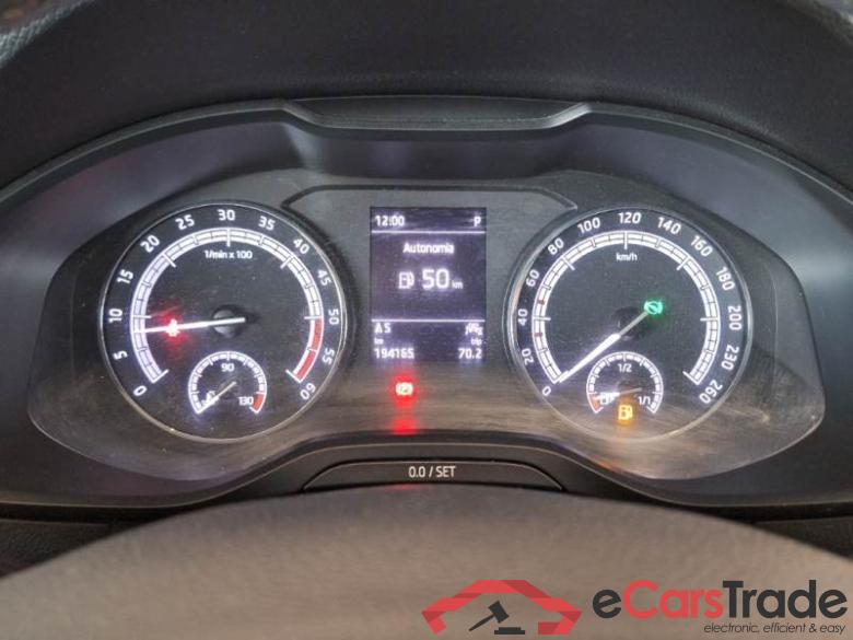 Skoda 57 SKODA KAROQ / 2017 / 5P / SUV 2.0 TDI 140KW SCR STYLE DSG 4WD #4
