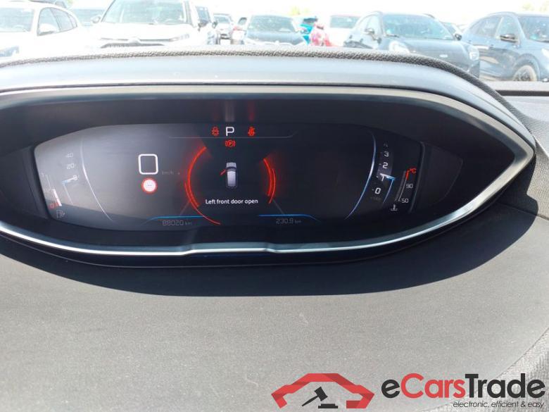 PEUGEOT 3008 1.2 PureTech 130 AUT Allure #4