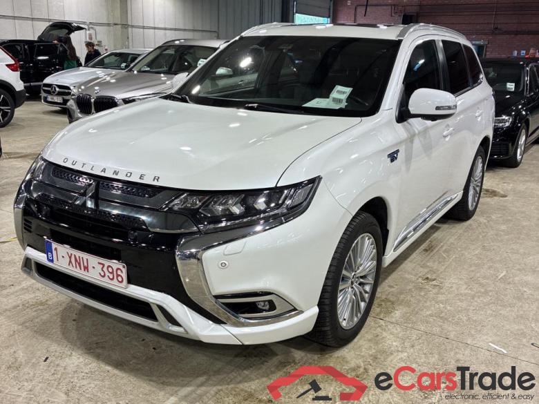 MITSUBISHI OUTLANDER - 2019 2.4i 4WD PHEV Instyle SDA-NAV #1