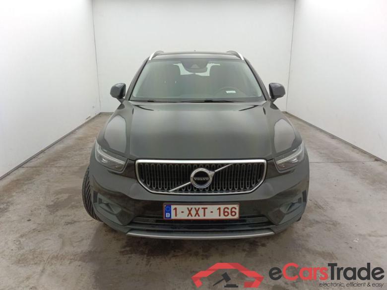 Volvo XC40 T2 Momentum Pro 5d #1