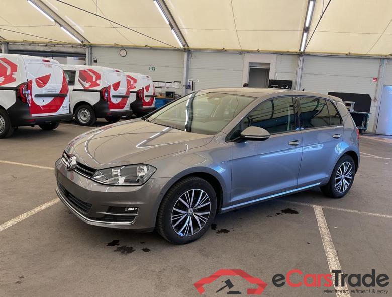 VOLKSWAGEN Golf VII Golf Comfortline 1.2 TSI BlueMotion Technology 81 kW (110 ch) 6 vitesses manuel #1