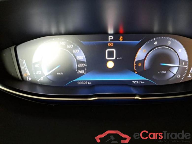 Peugeot 42 PEUGEOT 3008 / 2016 / 5P / SUV BLUEHDI 130 EAT8 SeS ALLURE #4