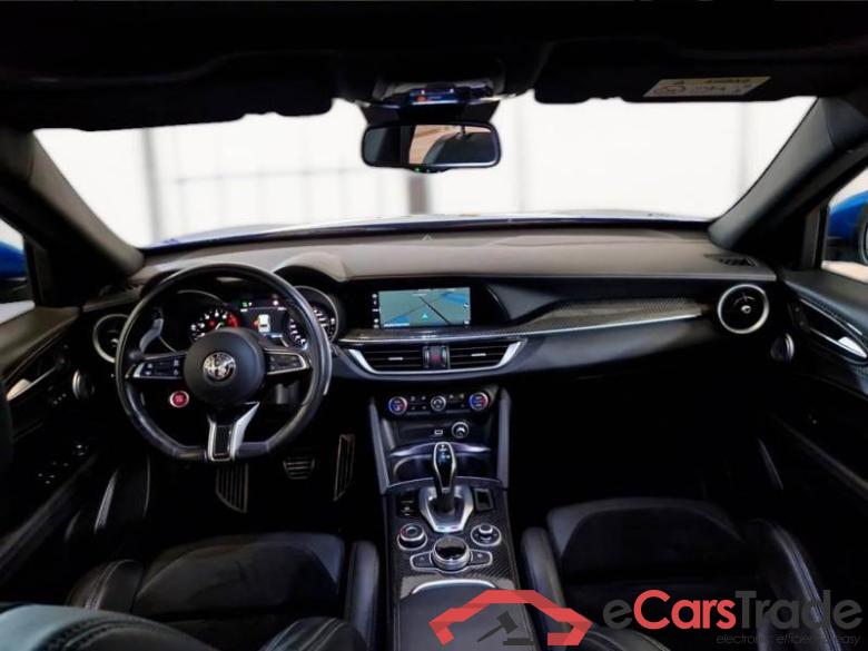 AlfaRomeo 68 ALFA ROMEO STELVIO / 2017 / 5P / SUV 2.9 V6 510CV QUADRIFOGLIO AT8 Q4 #3