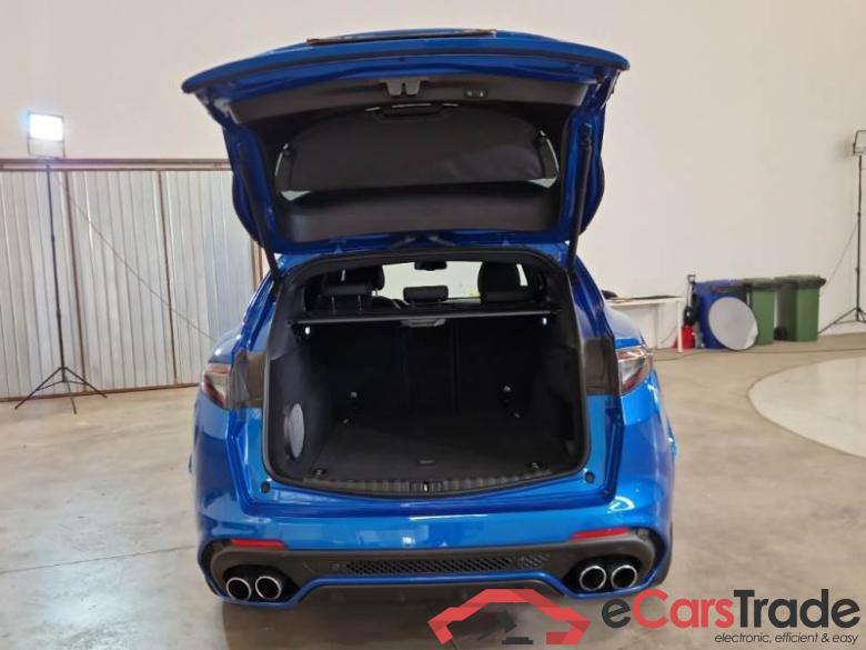 AlfaRomeo 68 ALFA ROMEO STELVIO / 2017 / 5P / SUV 2.9 V6 510CV QUADRIFOGLIO AT8 Q4 #5